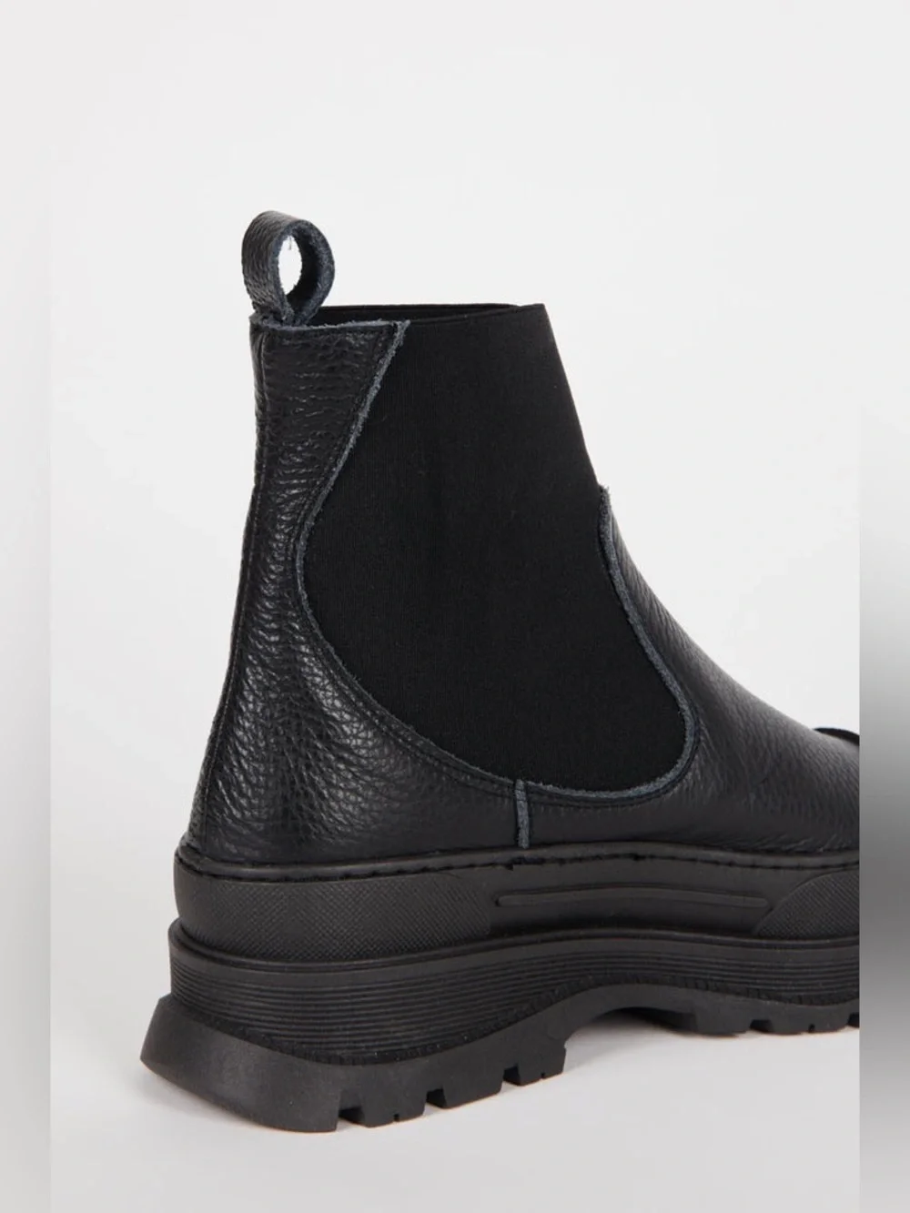 NWOB Intentionally Blank Court Chelsea Boots  Size: Men’s 7-7.5 or Women’s 9-9.5